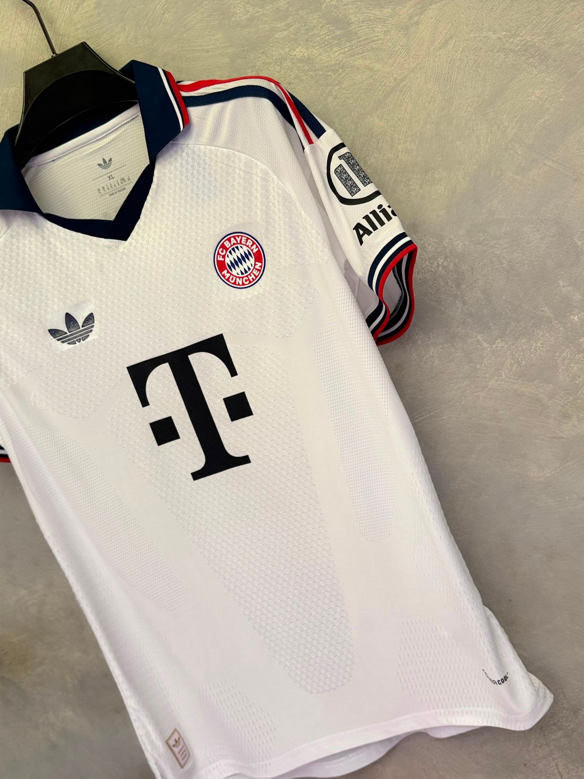 FC Bayern Munich Away Kit 26/27 thumbnail 3