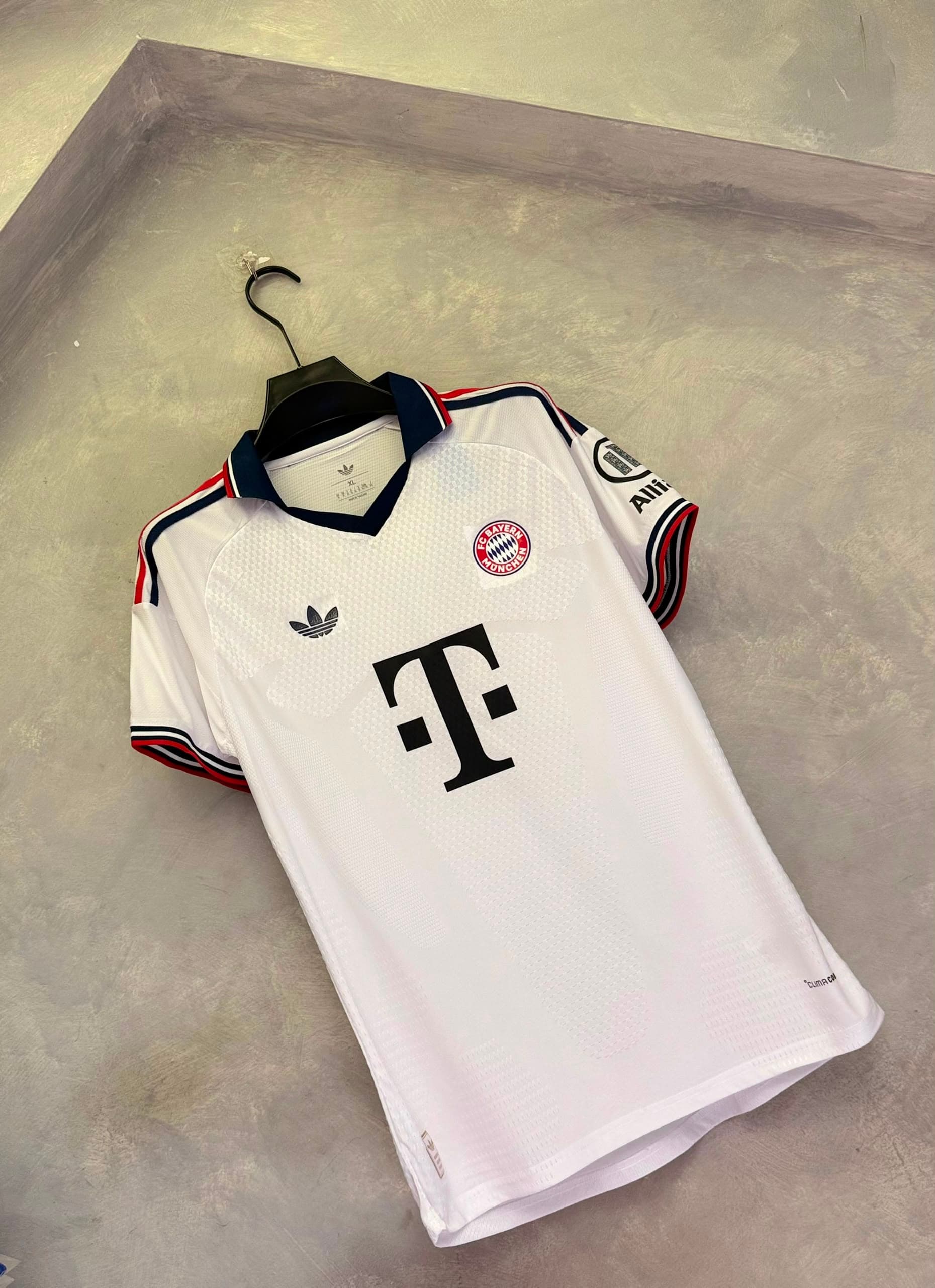 FC Bayern Munich Away Kit 26/27 thumbnail 4