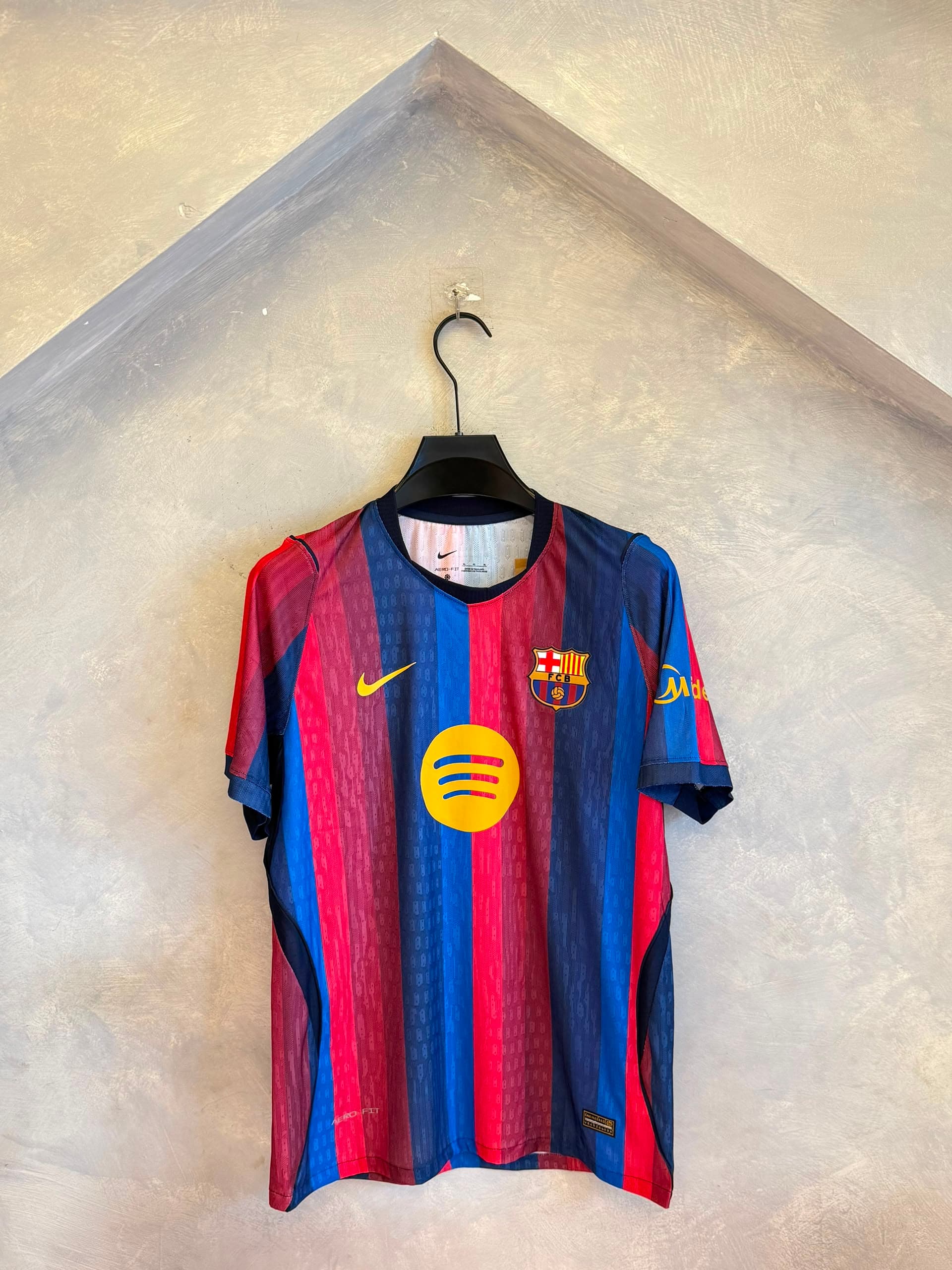 FC Barcelona 2022/23 Home Kit thumbnail 2
