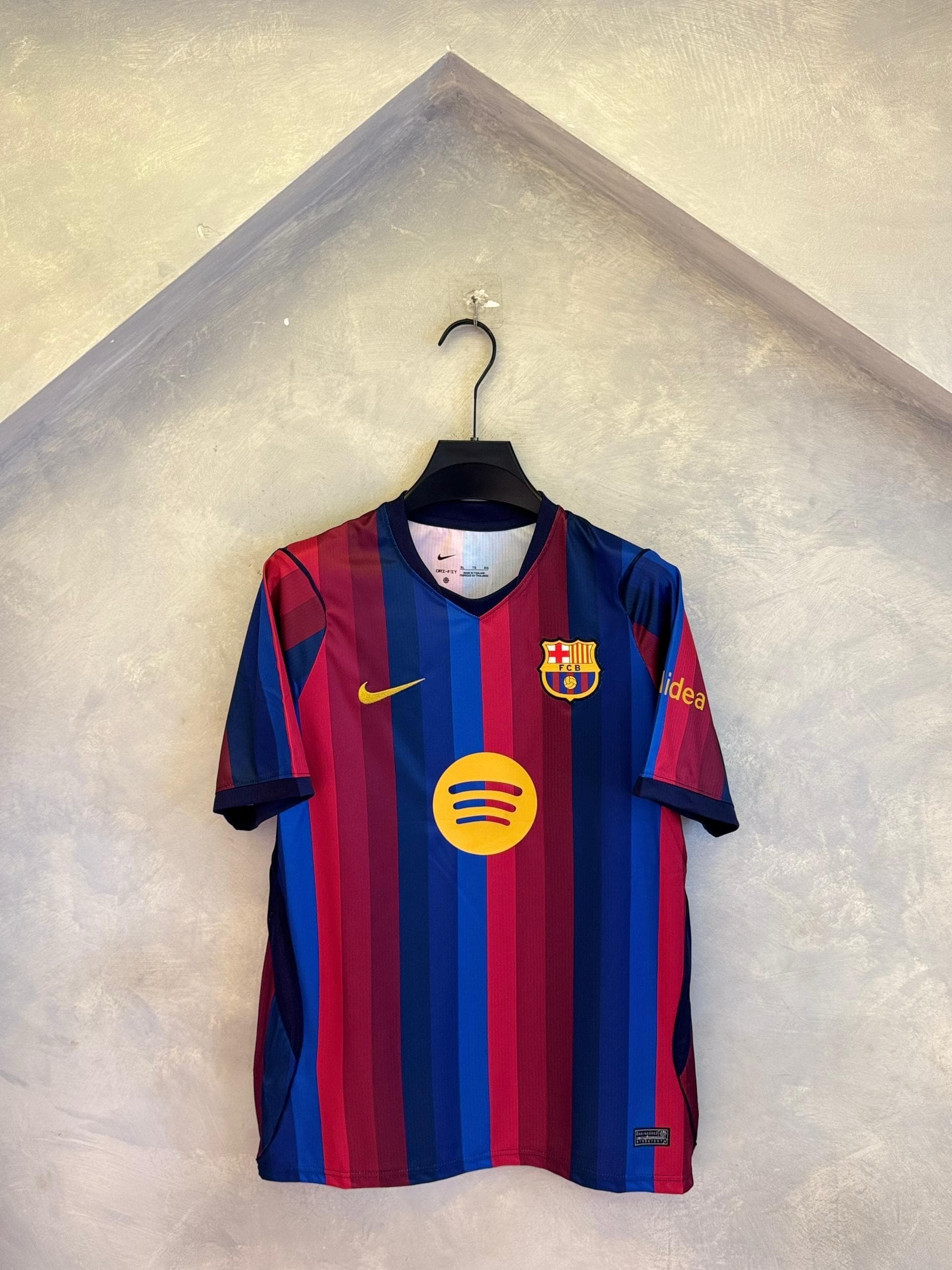 FC Barcelona 2022/23 Home Kit thumbnail 4