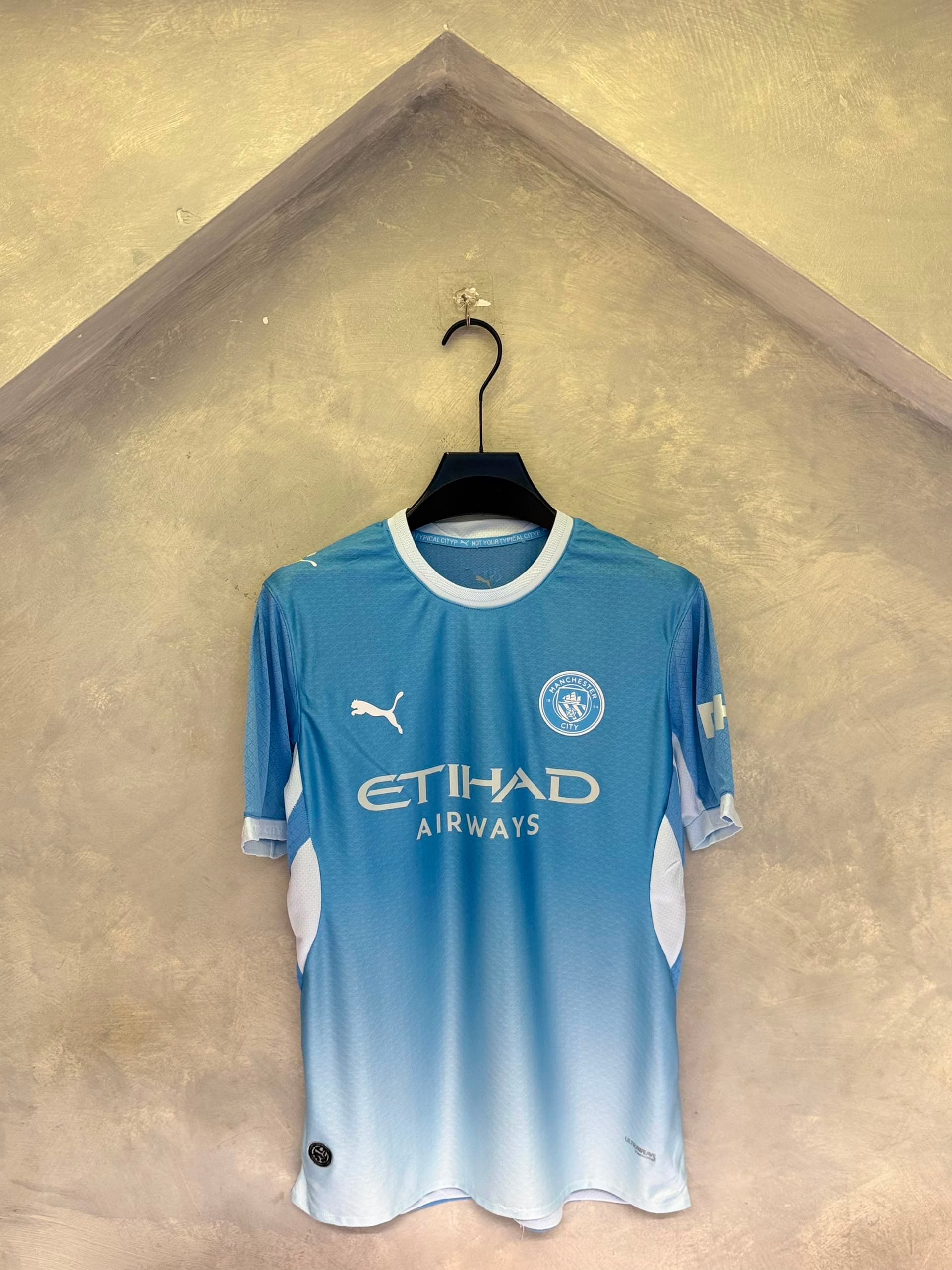 Manchester City 2026/27 Home Kit thumbnail 3