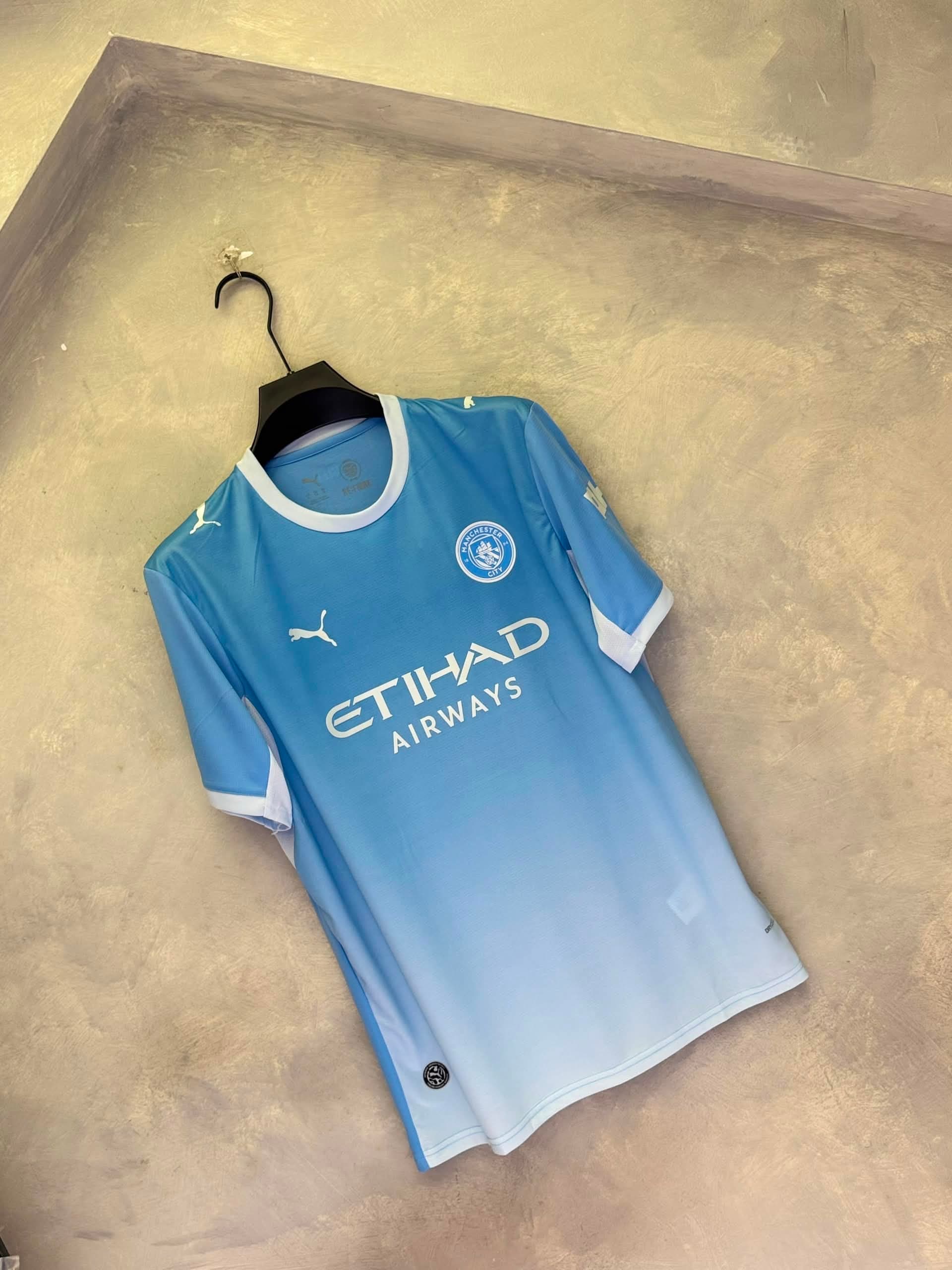 Manchester City 2026/27 Home Kit thumbnail 6