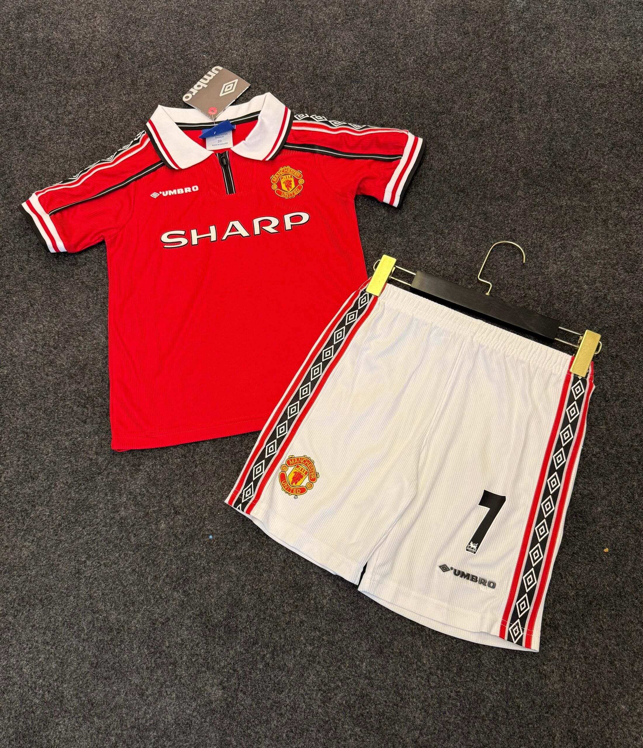 MANCHESTER UNITED 1994/95 VINTAGE HOME KIT