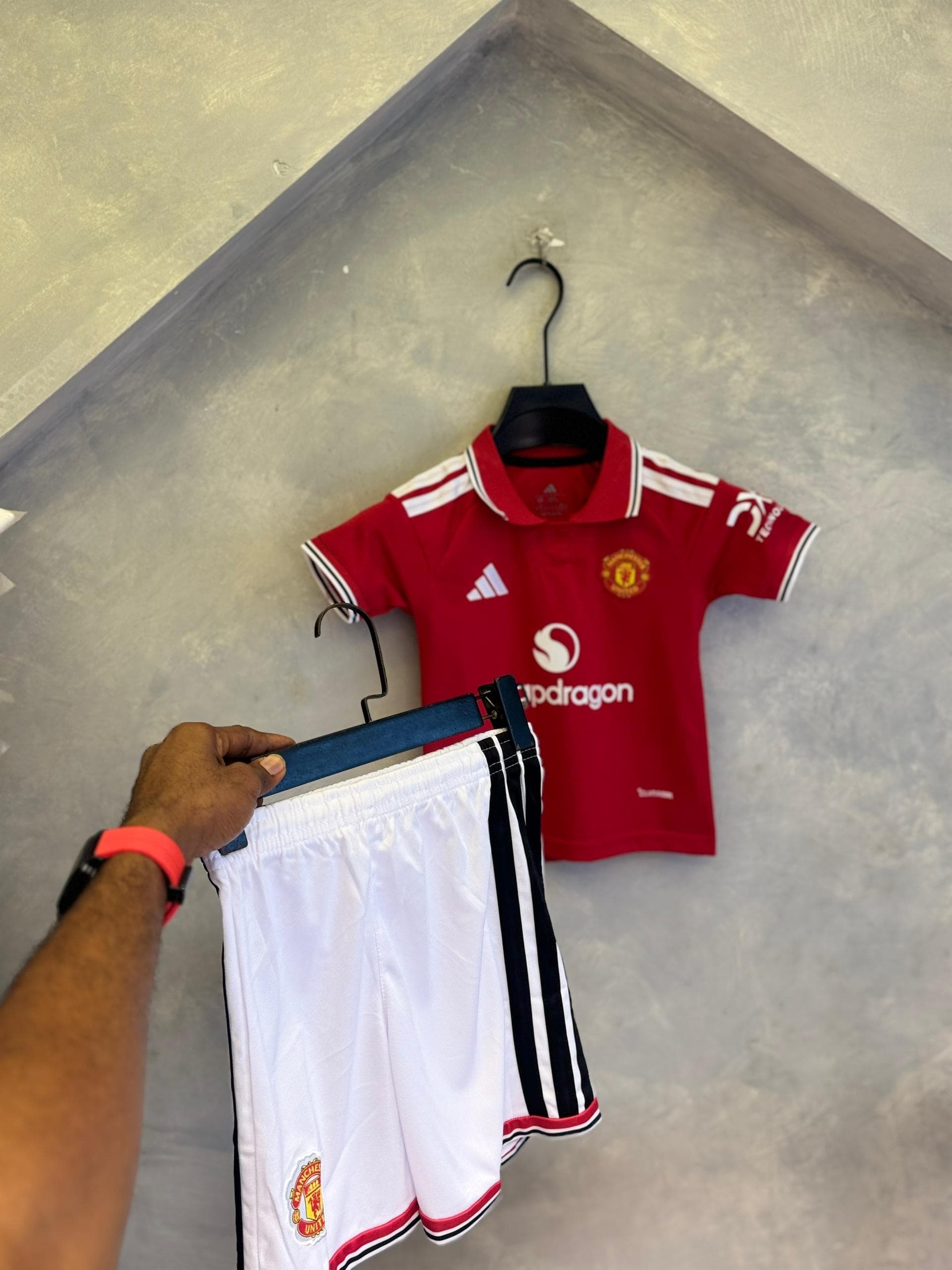Manchester United 2026/27 Kids Home Kit