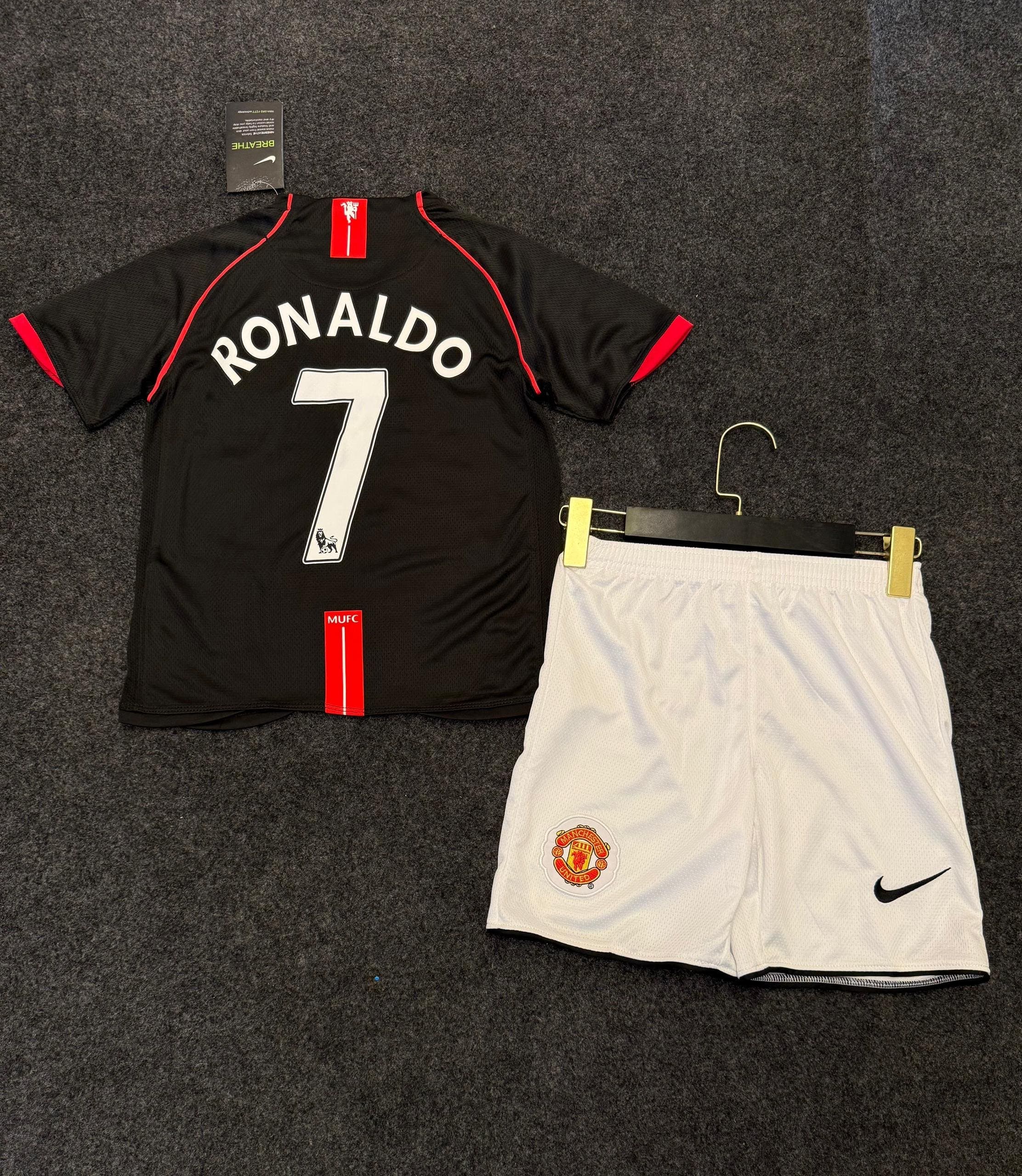 MANCHESTER UNITED 2007/08 VINTAGE AWAY KIT